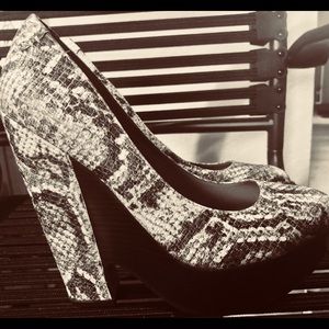 Rosegold platform wedge pumps